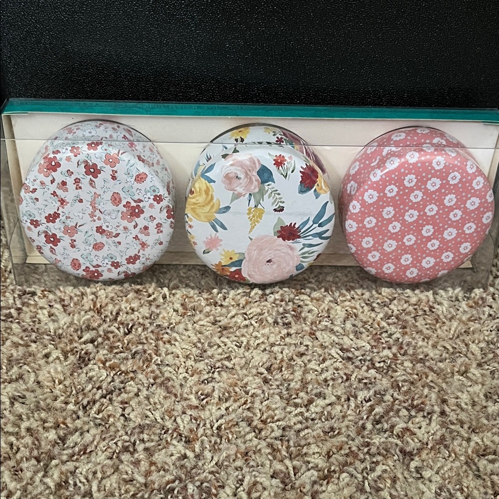 The Pioneer Woman Floral Candle Tin Set